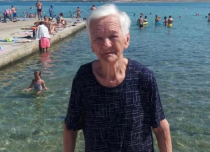 Всички плачат, слушайки разказа на баба Мария – на 89 г. за първи път отиде на море