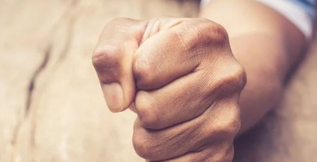 Нокаут след нокаут в Бургас, не е за вярване какво стана с нацепена батка