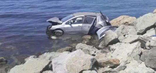 Шок! Собственикът на повлечената в морето от наводненията кола, трябва да плати хиляди левове за да си я прибере