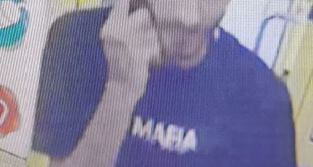 Виждали ли сте този бандит „от мафията“? Много обича кашкавал и водка СНИМКИ