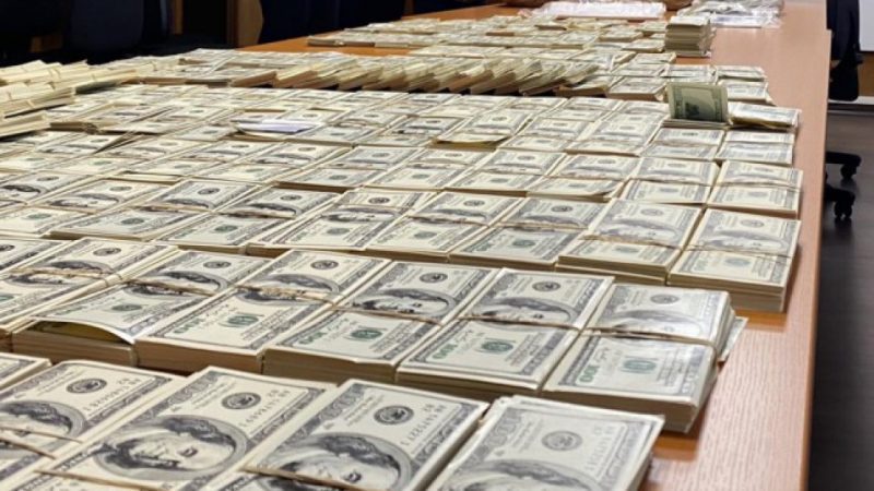 Мъж спечели джакпот от 36 милиона и направи най-глупавото нещо на следващия ден
