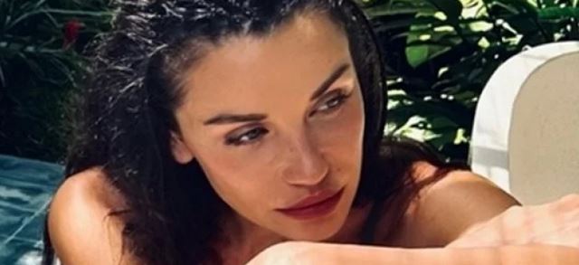 Диляна Попова запали мрежата с нови голи СНИМКИ 18+