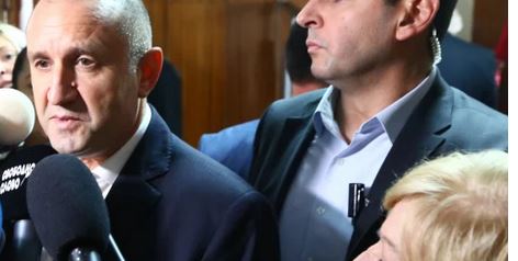 Разкриха каква е истинската заплата на президента Румен Радев