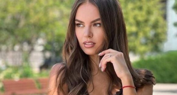 Ще паднете, когато разберете колко изкарва Капитонова на месец!