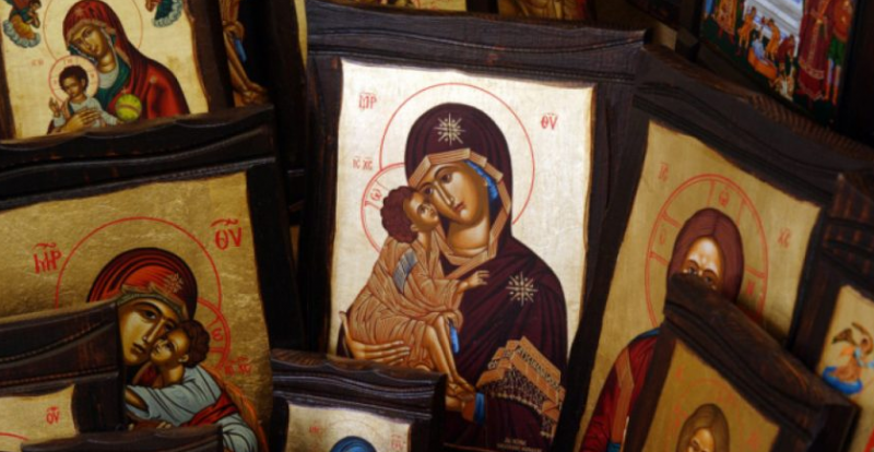 Имате ли икони в дома си? Вижте как правилно да ги поставите, за да отключите пълната им сила!