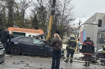 Адско меле в София: Хвърчат линейки и пожарни