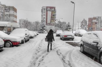 МРАЗОВИТА ПРОГНОЗА! Идват сняг и урагани в България, живакът пада до..