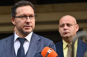 Митов награди с по 400 лева всички полицаи и служители на МВР за Коледа