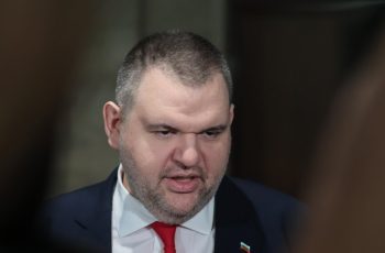 Пеевски към ПП-ДБ: Искат ли да блокирам всеки ден парламента? Няма да има Народен съд!