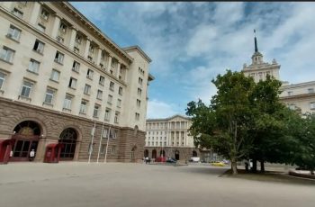 Ето коя красавица става служебен Премиер