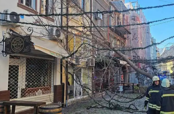 Стихията не спира! Опасно време помете Сопот и Асеновград, проход беше блокиран Снимки