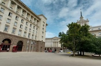 Ето коя красавица става служебен Премиер