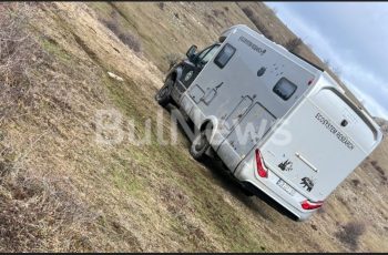 Вижте кемпера отвътре, в който намериха мъртви Ивайло Калушев и двамата младежи, има сателитна система и