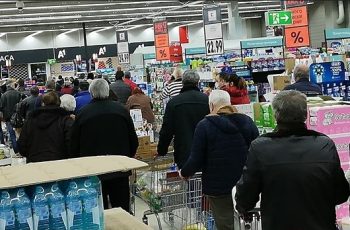 0брат в страната: Хората влuзат в магазuните и не вярват на очите Си