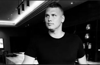 Убиха 34-годишен световен шампион в дома му заради