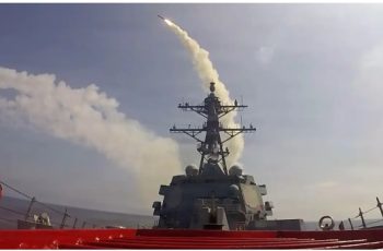 САЩ удари обекти край Ормузкия проток с двутонни ракети