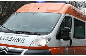 Мъж преследва и прегази съпругата си с кола