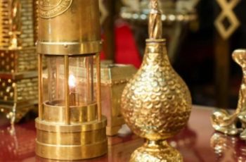 Варна посреща Великден с Благодатния огън от миналата година
