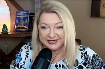 Медиум № 1 в света: Свалят този месец Тръмп от власт!