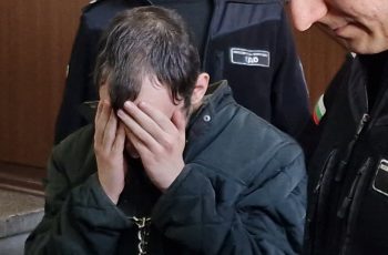 Ужас в Пловдив: 22-годишен мъж разчленя баща си и сам поиска затвор