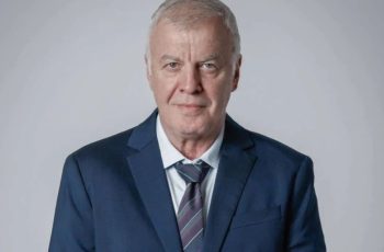 Един живот в синьо и златно: Наско Сираков на 64 – от голмайстор до спасител