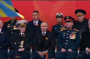 На живо: Парадът в Москва започна при засилени мерки за сигурност: Путин дойде с Лукашенко