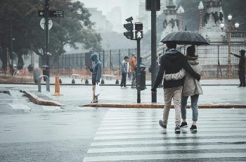 Внимание, бури и градушки! Жълт код за 18 области в България!
