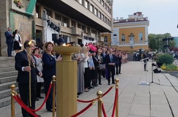 Магия в Шумен: Грандиозно начало на 35-ия юбилеен театрален фестивал!