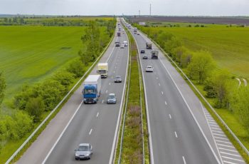 Голямото бягство от София започва: 75 000 автомобила блокират изходите на столицата за празниците