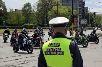 Мотористи излизат на масови протести: Блокади парализират цяла България тази вечер!
